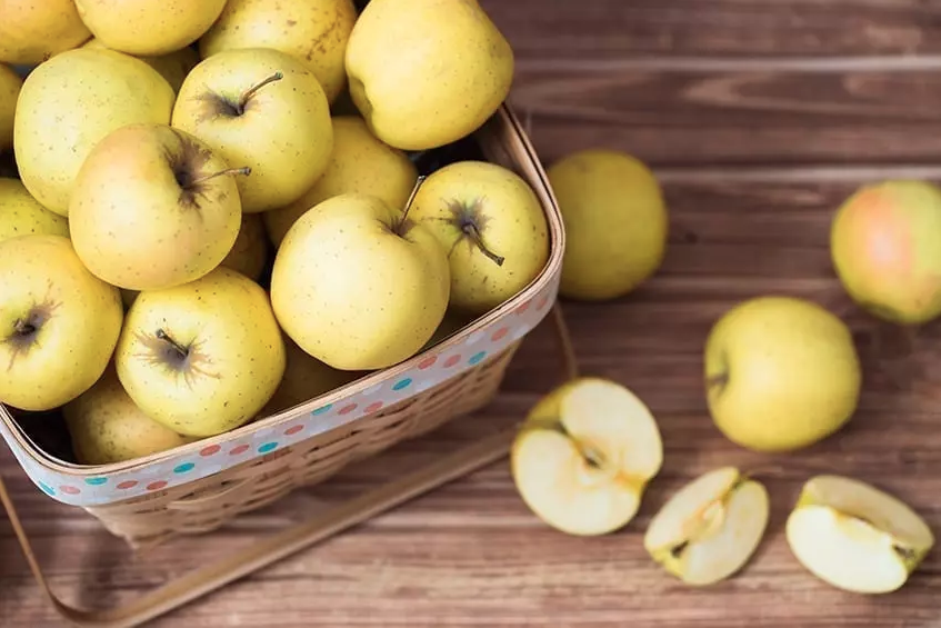 Apple (1 kg / 2.2lbs)