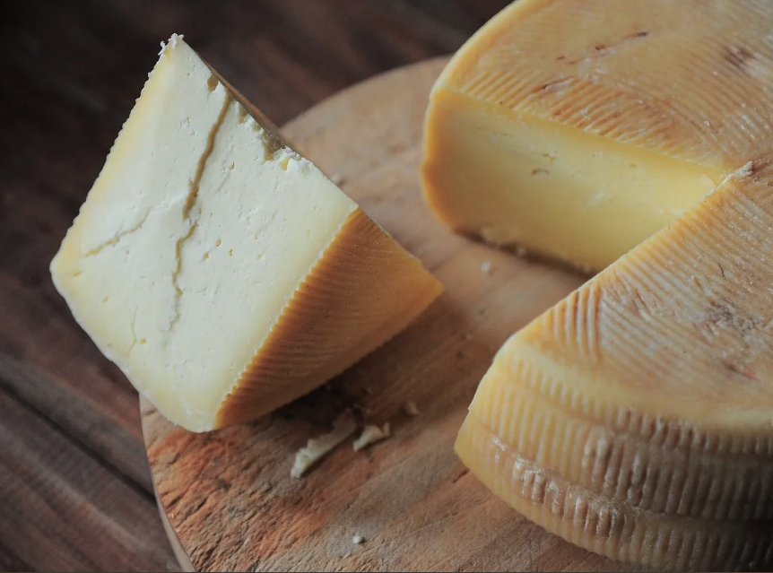 Port Salut  Hinojo  -  Queso de vaca (250 gr / 0.55lbs)